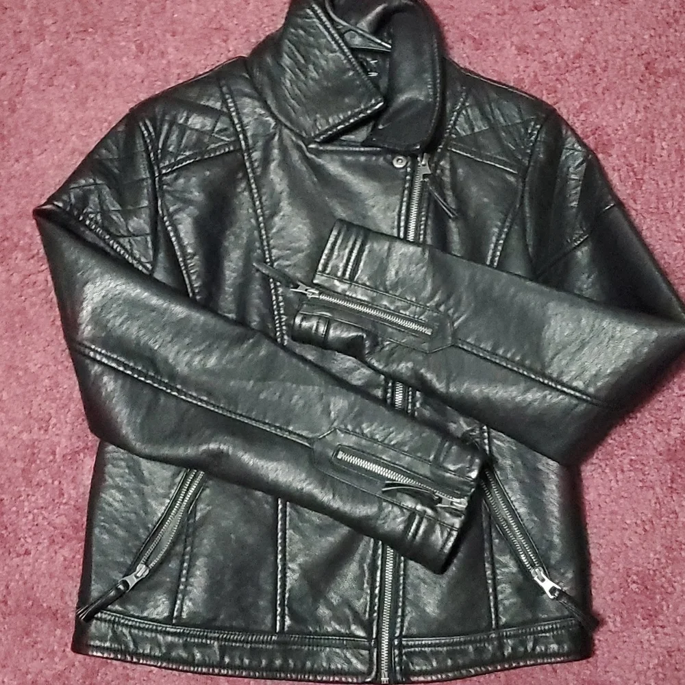 Leather jacket - Picture 1 of 3